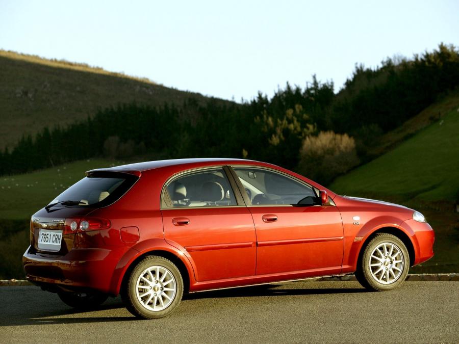  Chevrolet Lacetti Hatchback 2004 года  (фото 13 из 26)